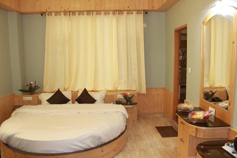 Hotel Bodh International Маналі Екстер'єр фото