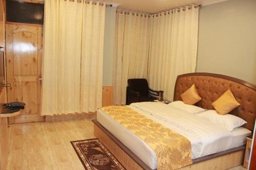Hotel Bodh International Маналі Екстер'єр фото
